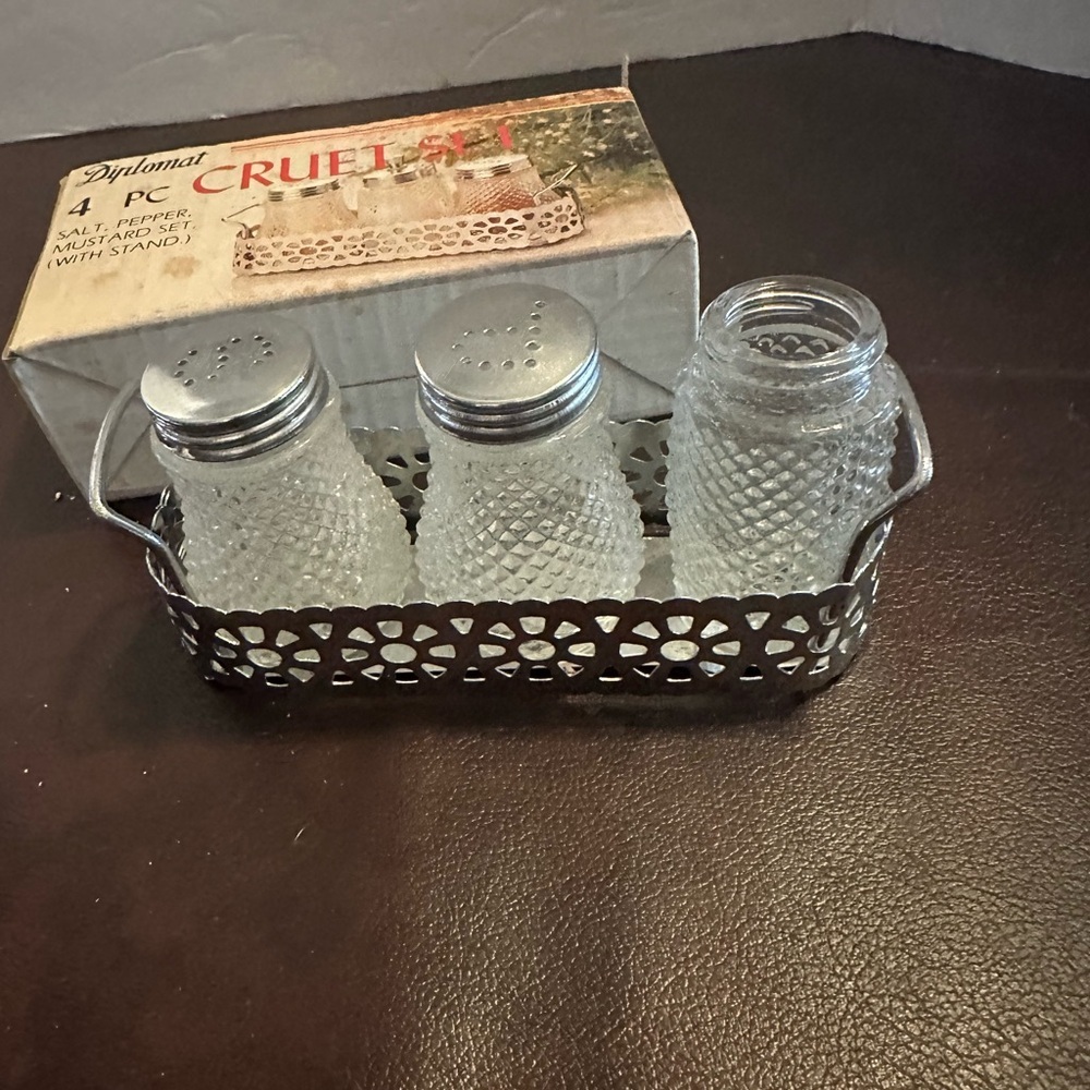 Vintage cruet set